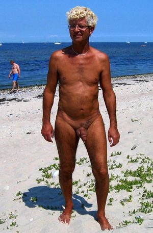 Cutjunge naked on the Beach