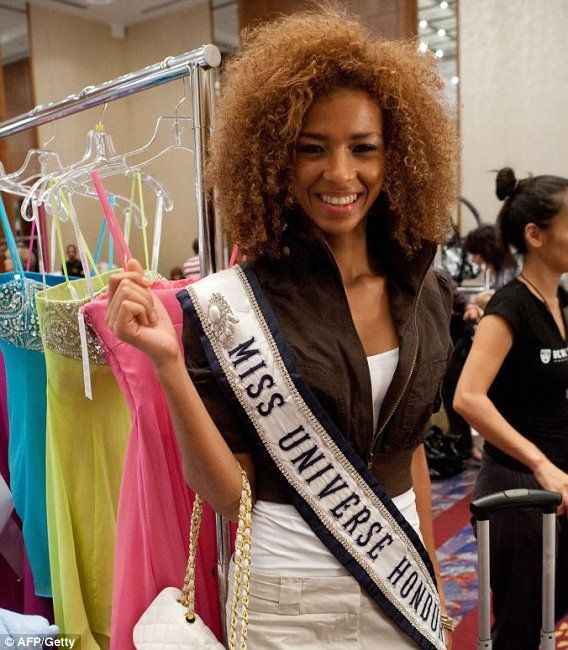 Keilyn Gomez
Miss Honduras - 2011 Miss Universe Pageant