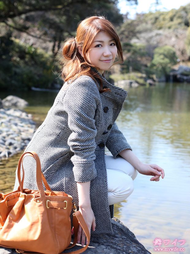 Yuka Minase (Mika Uehara) fully clothed