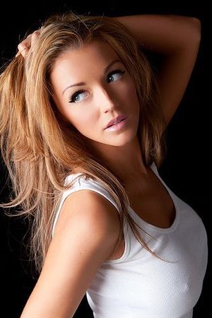 Hot Women, See More Picture