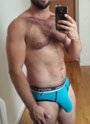 Showing off a nice bulge in my underwear