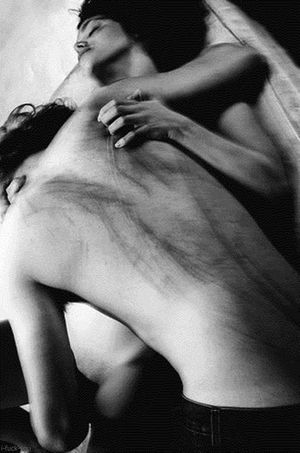 kitten needs her claws clipped