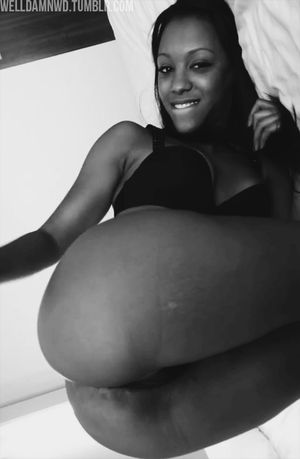 thick chick slapping her ass