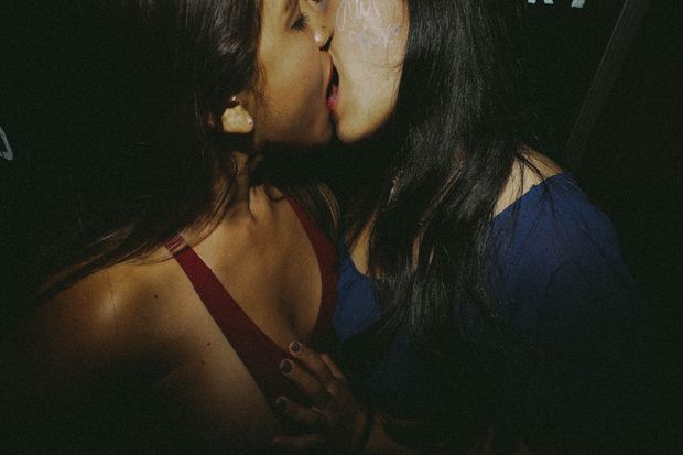 Kissing outdoors