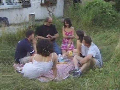 Family gets together for a picnic. Pt 4 (final)