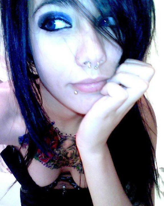Sexy emo brunette in a amazing amateur selfshot photo