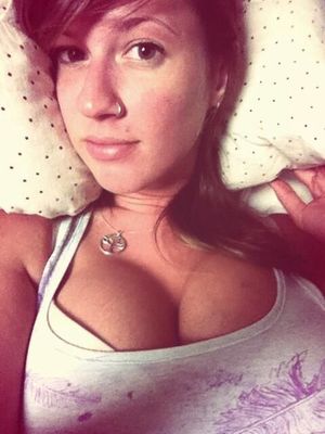 Lana Kendrick resting her melons