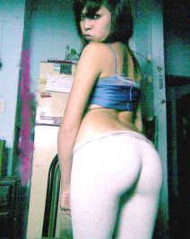Sexy latina teen in tight spandex leggings