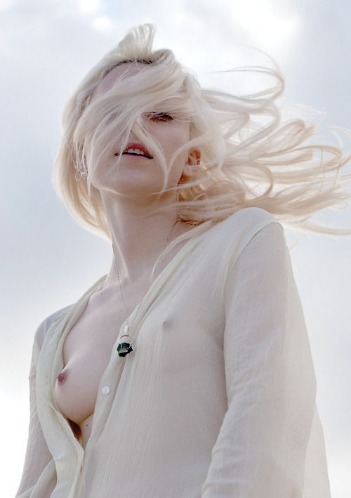 Cutie in the Wind