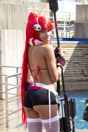 yoko littner never had a nicer booty :) 