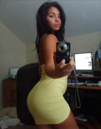 Selfshot latina teen in tight dress