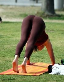 nice yoga pants ass candid