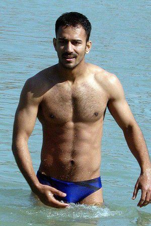 What do you think of this Indian bro at the beach I hope Im not boring you guys with pics of just one kind of guys