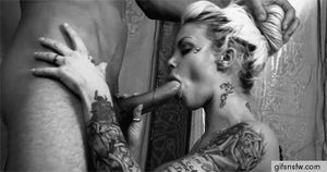 tattooed beauty blowjob