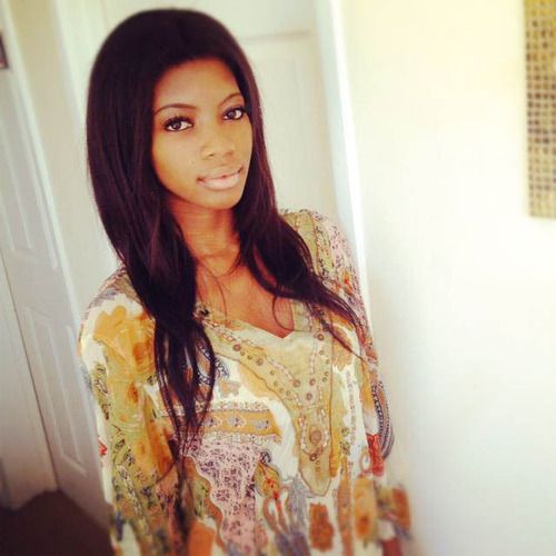 Homegirl is a babe. Black beauty for real!