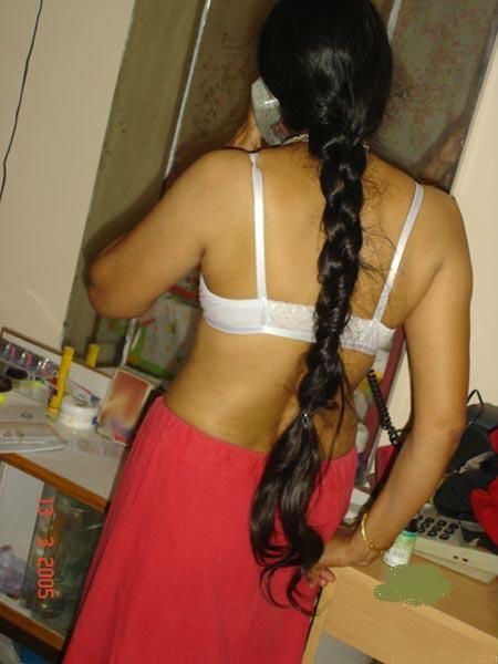 Real Indian Housewives nude pics: Official Site: www.desileones.info