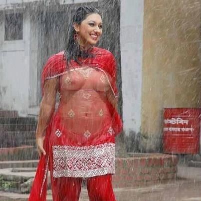 Indian celebrities see through boobs pics