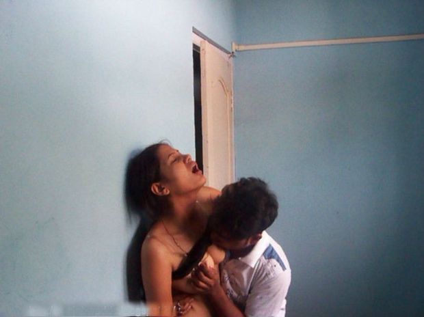 desi lovers doing sex on hostel room

Follow me on 

Videos on website
