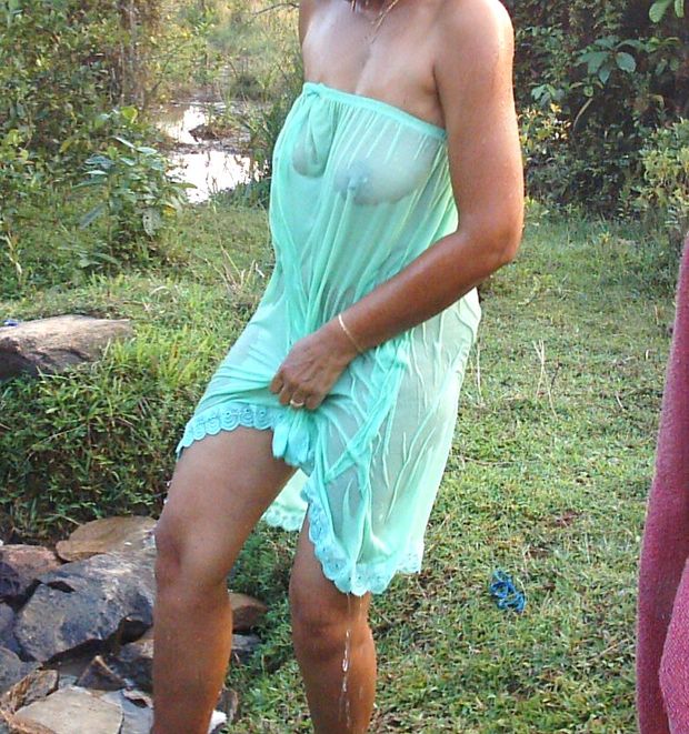 Indian Village Aunt bathing outside, You guys might have seen this on my adult stories site..
Official website: www.desileones.info
