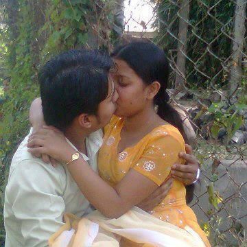 Desi Youth couple Smooching, Make sure when you go with your girl there is no hidden cam or peeping toms :)

Next Post: Most Voyeur Unseen Desi Women bath pics, Never n Don’t want to Upload on my tumblr but there is no enough pics these days so can’t keep