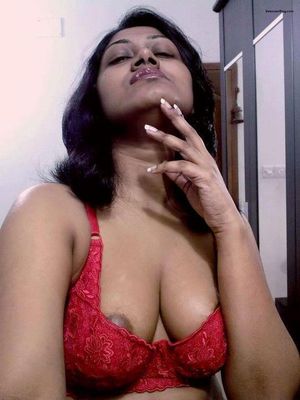 Desi Housewives Nipple show, with love dark nipples