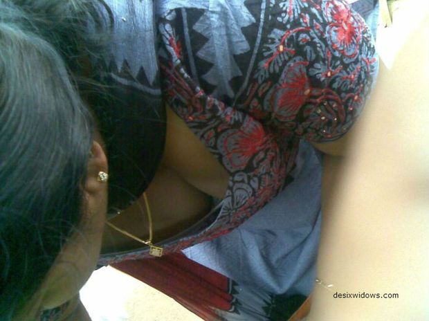 Random desi girls hot cleavage pics
