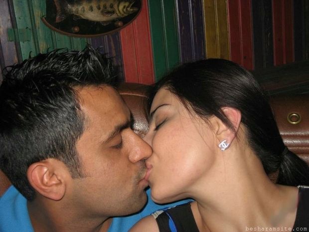 Desi Teen Girls Enjoying Biting Lips

Horny Amateur Desi Couples loves biting each other lips, desi chicks lip locked, hugging each…

View Post