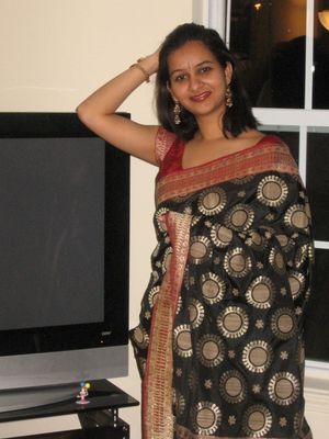 రాజ్య లక్ష్మి అందం స్వాహా అపుడు నేను విజయవాడ దగ్గర బ్యాంకు లో పనిచేస్తున్నాను అక్కడే ఒక రూం తీసుకుని వున్నాను. ఆ ఇంటిఓనర్,… View Post