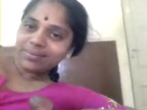 Awesome Mallue Aged Aunty saree stripped banged in Missionary style View Post