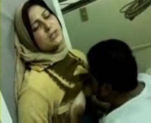 Arab Housewife Banged By Two Medicine Students Arab Housewife Banged By Two Medicine Students, Guy enjoying licking Big boobs of Muslim whore,… View Post