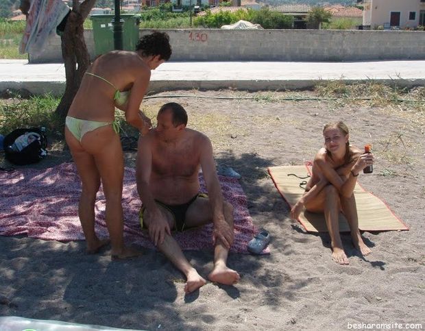 Naked sunbath time for Desi Indian Familes
View Post