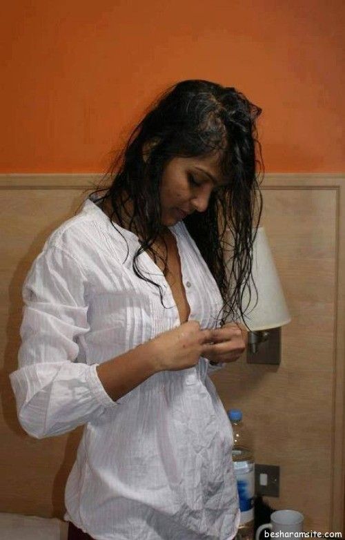Gorgeous Indian Facebook Beautiful Ladies

Gorgeous Indian Facebook Beautiful Ladies, Desi teen girls college trip outdoor secret pics…

View Post