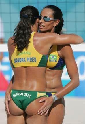 HOT SWEATY BEACH VOLLEYBALL BABES