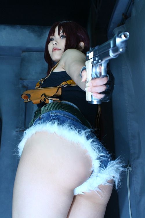 cosplayhotties:

Black Lagoon-Revy by *0kasane0