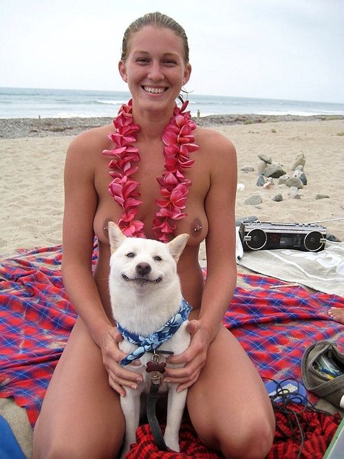 Do you get the feeling that the dog knows what's going on in this pic and is enjoy every monument of it?