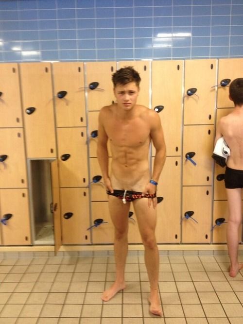 why I love locker rooms :)
www.bicuriousboys.blogspot.com