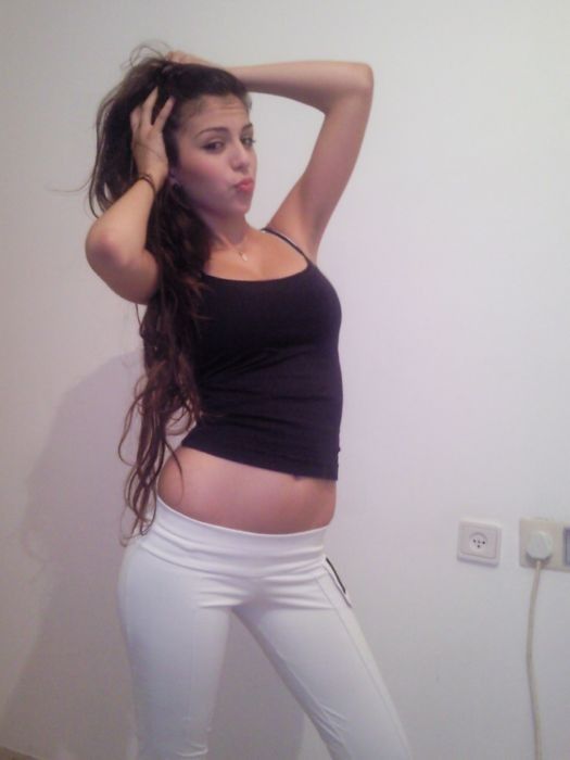 Sexy amateur teen in tight leggings