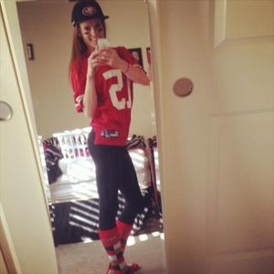 hot babe in tight leggings showing off ass