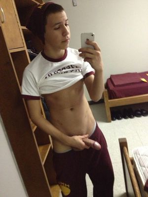 Room mate is gone better take a selfie