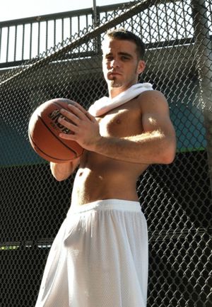 basket player : Men and sports ... and more ! sexy sporty guys, free sports gallery on my site @