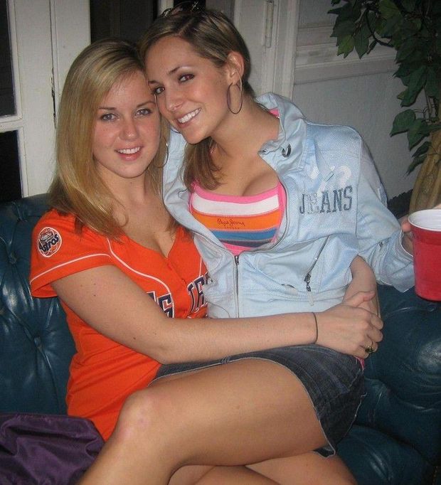 Hot Cheerleaders