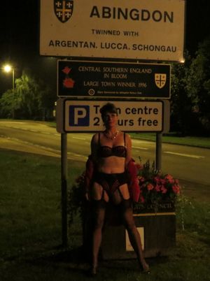 baconbarm: Always a warm welcome here… Submitted by Oxford-Boy Thanks for sharing this, Wow, she`s gorgeous.  I don`t remember seeing anything that nice the last time i was in Abingdon.