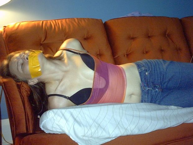 couch, tapegag