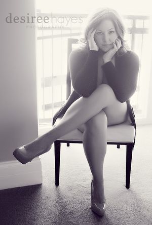 boudoir, curves, in heels