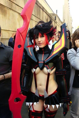 cosplay with underboob