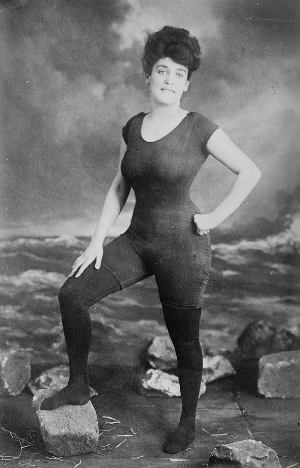 Annette Kellerman promotes women’s right to wear a fitted one-piece bathing suit, 1907. She was arrested for indecency
