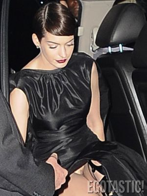 Anne Hathaway Wardrobe Malfunction
