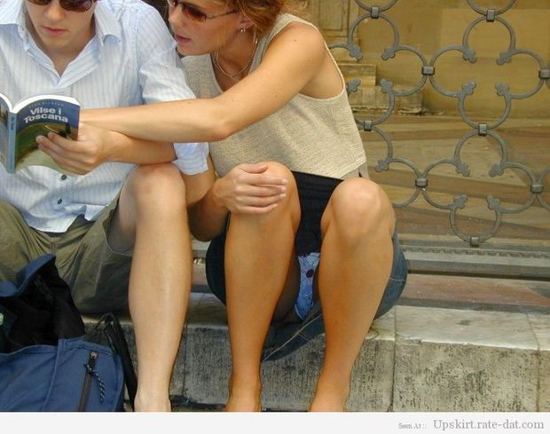 Rate Dat Upskirt