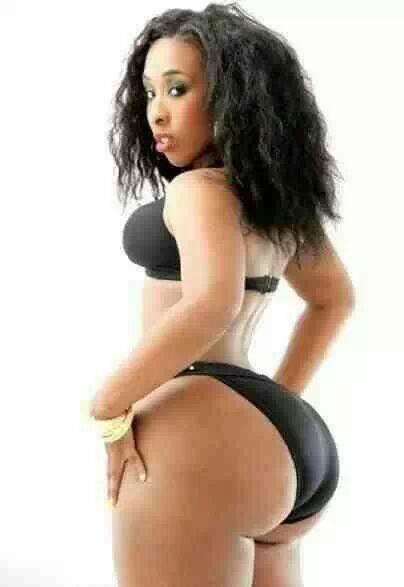Big Booty Girl Shakes it