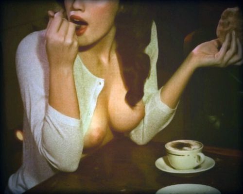 FEMALE SHAPES - erotic pictures of beautiful women